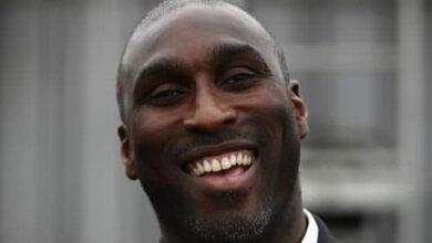 أعظم العقول في كرة القدم، مديرًا فنيًا لمتذيل الليج تو في إنجلترا!