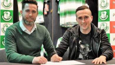 رسميًا | عملاق آيرلندا يقتنص الولد المُذهل "آرون مكينيف"