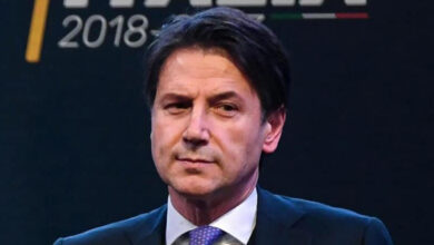رئيس وزراء إيطاليا يتدخل لتأجيل مباريات السيري آ