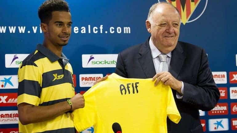 أكرم عفيف لاعب فياريال وسبورتينج خيخون السابق (صور: Villarreal Web site)