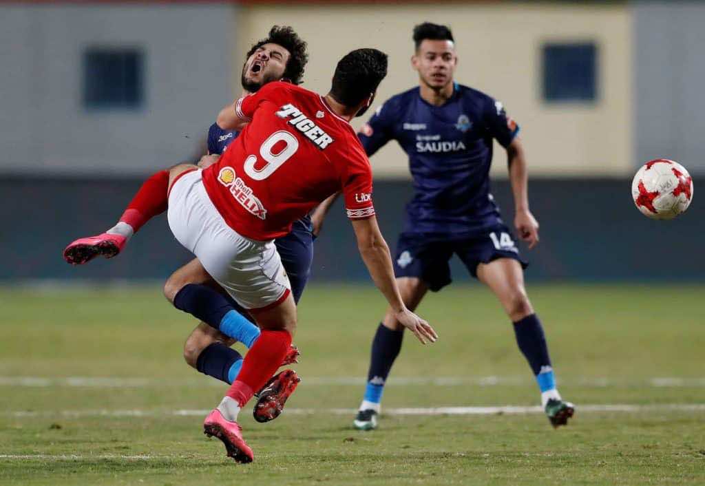 وليد آزارو في مباراة بيراميدز والأهلي بالدوري المصري 2019 (صور: AFP)