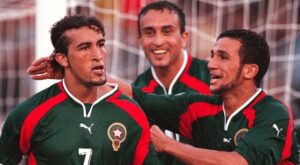 لاعب وسط المغربي مصطفى حاجي بعد هدفه في مرمى مصر بتصفيات مونديال 2002 (صور: Getty)