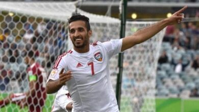 احتفال على احمد مبخوت مهاجم الامارات بتسجيل هدف فى شباك اليمن فى كأس الخليج العربي (صور:Google)
