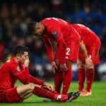 رده فعل روبرت ليفاندوفسكي بعد تعرضه لاصابة فى الركبة فى مباراة تشيلسي بدوري الابطال (صور:Getty)