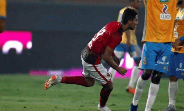 محمد شريف لاعب الأهلي المُعار لنادي إنبي (صورة: AFP)