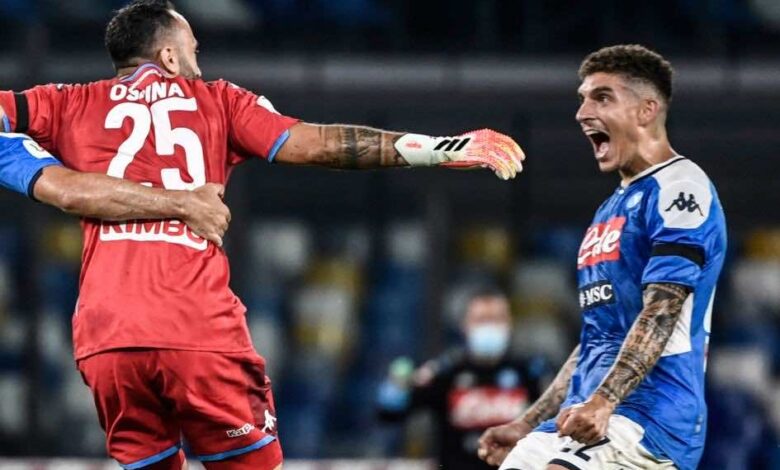 لاعبو نابولي يحتفلون باقصاء الإنتر من نصف نهائي كأس ايطاليا