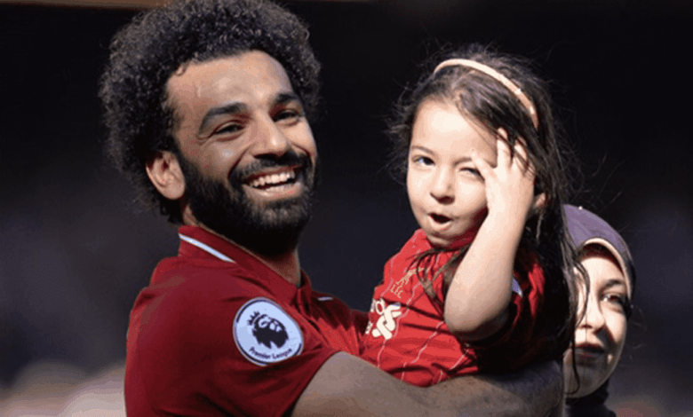 محمد صلاح يفضل اللعب مع ابنته عن مشاهدة مانشستر سيتي ضد تشيلسي