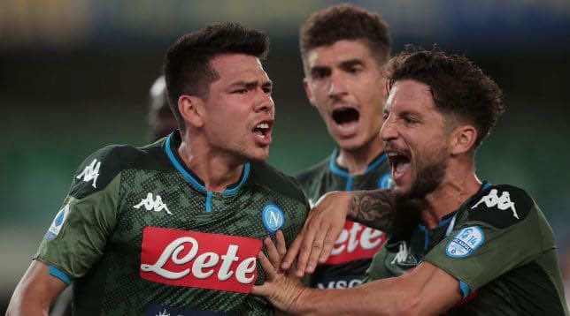 فرحة لاعبو نابولي فى مباراة الفوز 2-0 على فيرونا فى الدوري الايطالي (صور: