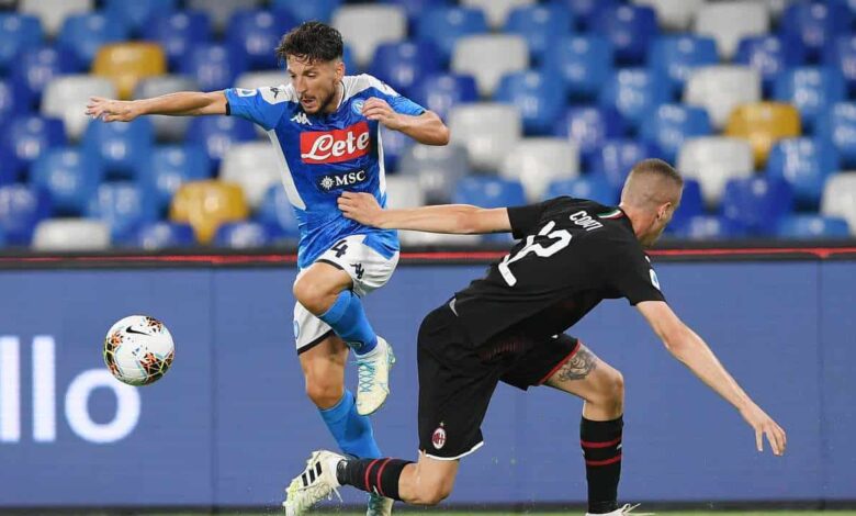 مباراة ميلان ونابولي فى الدوري الايطالي (صور:AFP)