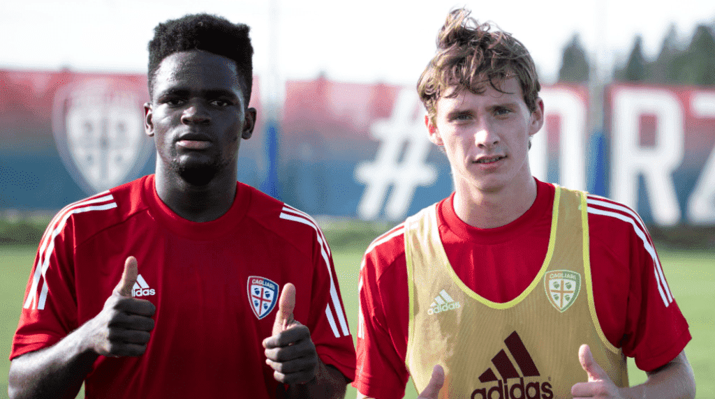 الأنجولي زيتو لوفومبو يوقع لنادي كالياري الايطالي