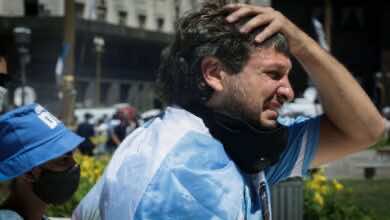 الأرجنتين تبكي مارادونا "الأقرب إلى البشر بين الآلهة"