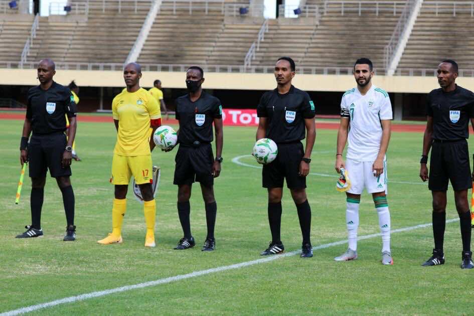 صور مباراة الجزائر وزيمبابوي في تصفيات امم افريقيا
