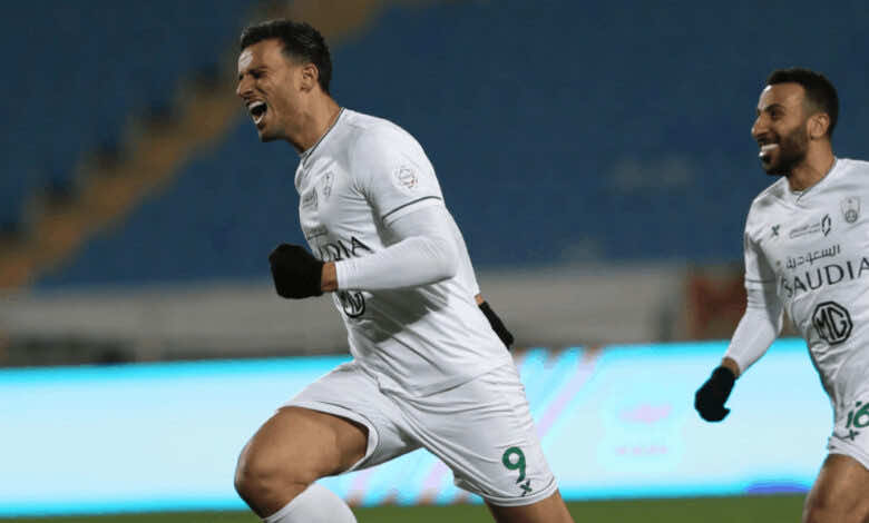 احتفال عمر السومة بهدف فوز الاهلي على الرائد في الدقيقة 92 من مباراة الجولة 10 من الدوري السعودي موسم 2021/2020
