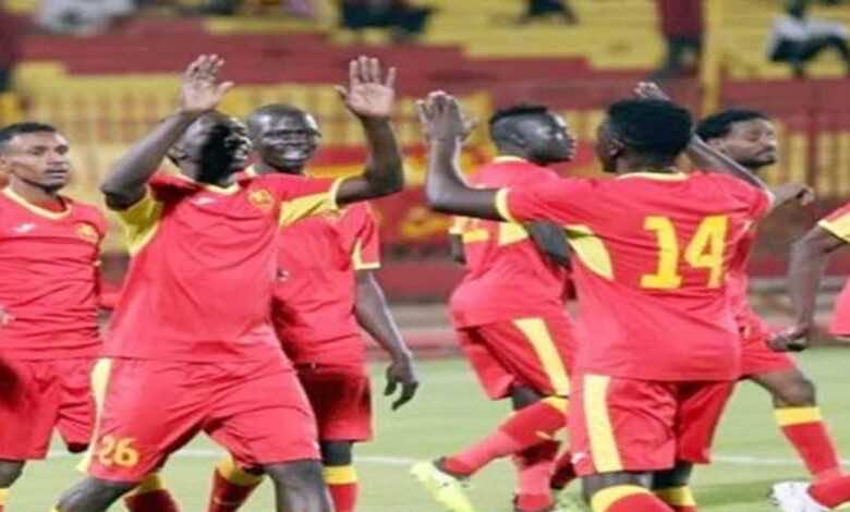 مدرب المريخ السوداني لي كلارك يعتبر موقفه صعب بدوري أبطال أفريقيا ويتغزل بالاهلي