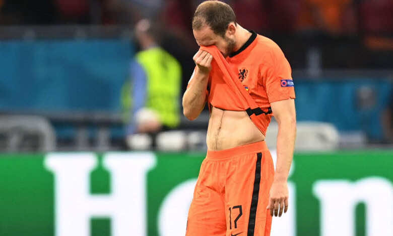 يورو 2020 | سر بكاء "بليند" في مباراة أوكرانيا وهولندا وعلاقة إريكسن بالواقعة