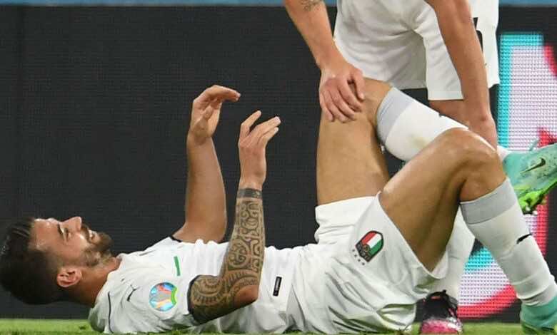 أول تعليق من مدافع ايطاليا بعد إصابته المروعة أمام بلجيكا في يورو 2020