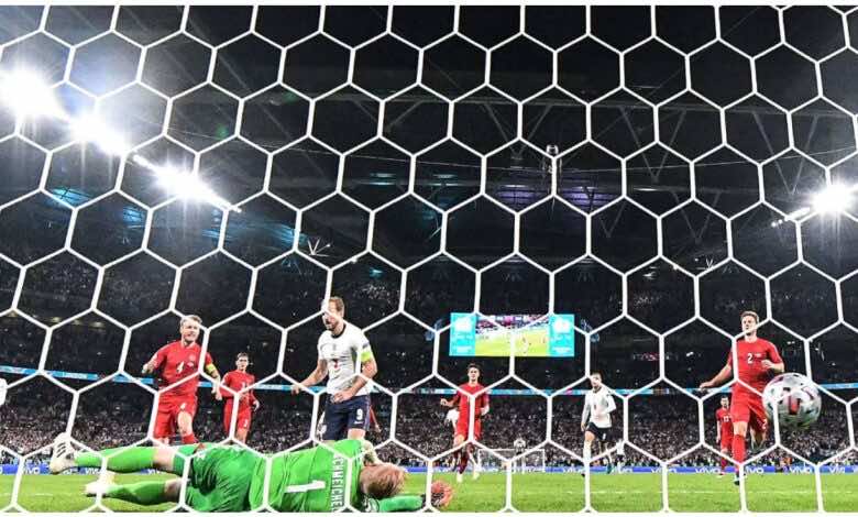 شاهد فيديو اهداف مباراة انجلترا والدنمارك في يورو 2020 (صور:AFP)
