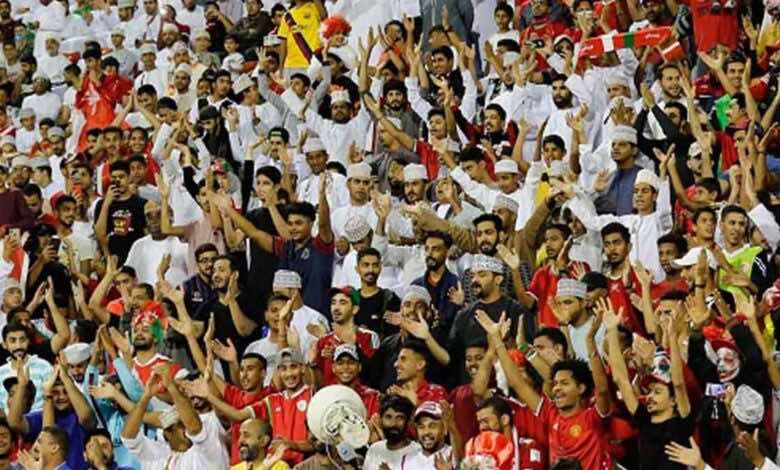 منتخب عمان يستعيد اللاعب رقم 12 أمام فيتنام لاستعادة نغمة الانتصارات