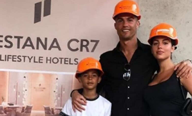 بعد طول انتظار.. كريستيانو رونالدو يحط الرحال في مراكش لافتتاح اول فنادقه في افريقيا