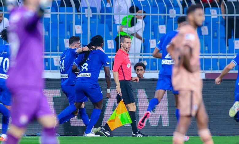 الهلال ينجو بأعجوبة من فخ الرائد في الجولة 9 من الدوري السعودي 2021-2022
