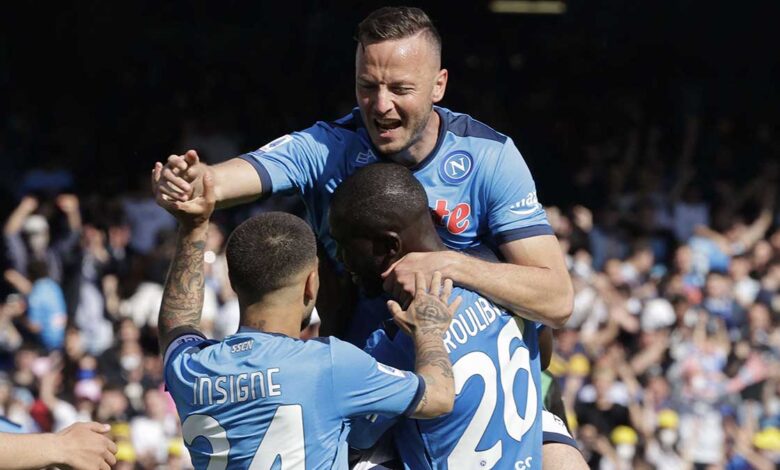نابولي يضمن المشاركة في دوري ابطال اوروبا بفضل سداسية في ساسوولو