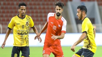 ظفار يتلاعب بضيفه السويق في دوري عمانتل 2021-2022 ويهزمه برباعية