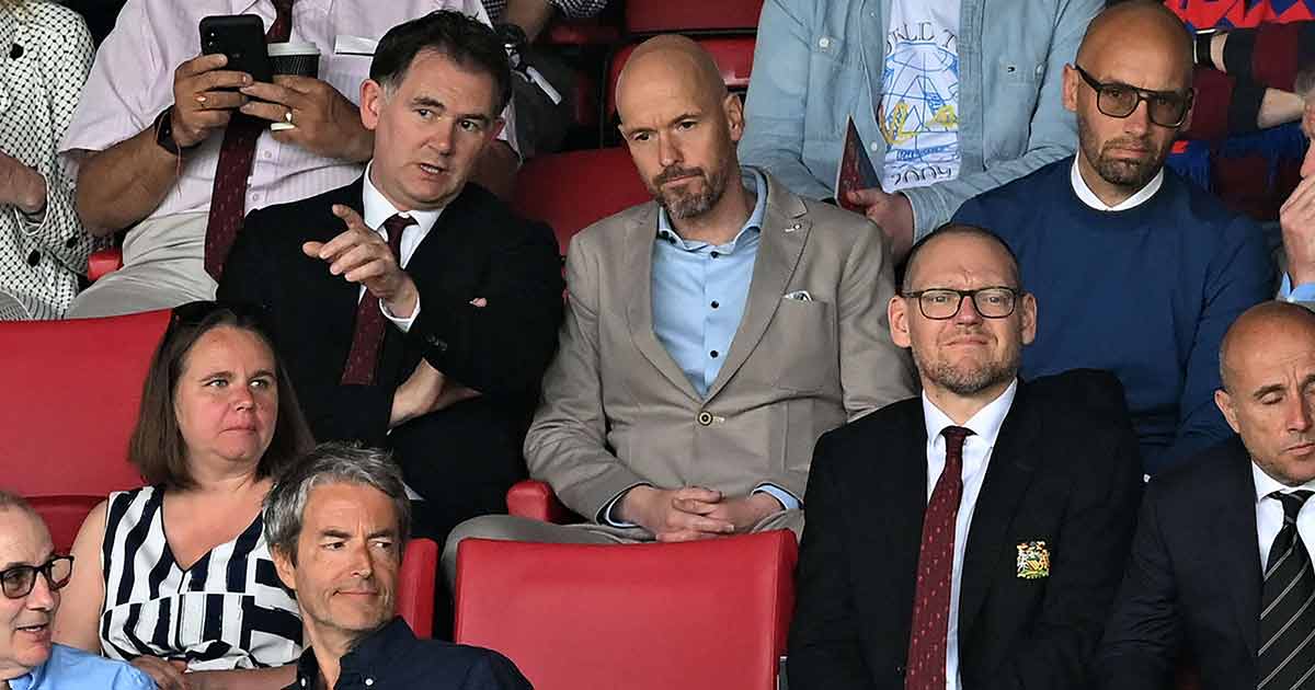 مساعد فيرجسون في الثلاثية التاريخية 99 يعود إلى مانشستر يونايتد لمساعدة تين هاج