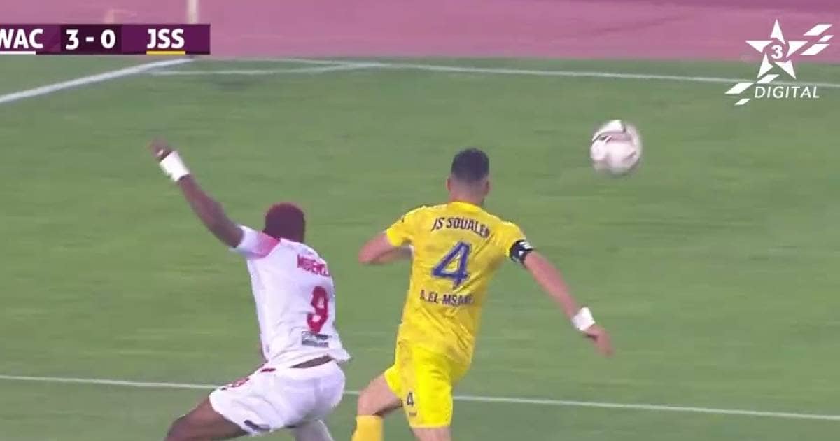 الوداد يضع الرجاء تحت الضغط بثلاثية نظيفة في النادي السالمي