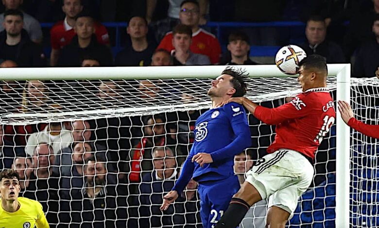 رأس كاسيميرو تنقذ مانشستر يونايتد من "خسارة ظالمة" أمام تشيلسي في الدوري الانجليزي