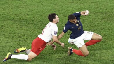 ديوك فرنسا أول المتأهلين إلى ثمن نهائي مونديال 2022 بثنائية مبابي في الدنمارك