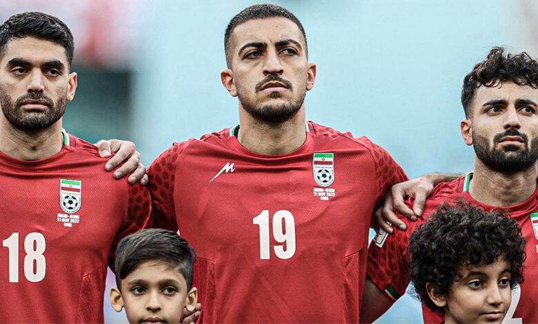 لماذا لم يردد لاعبو منتخب ايران النشيد الوطني امام انجلترا في كأس العالم؟