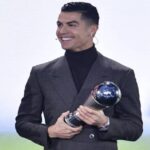 كريستيانو رونالدو يحصل على جائزة أفضل هداف للمنتخبات من الفيفا في 2021