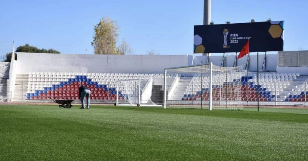 ملعب سانية الرمل في مدينة تطوان قبل استضافة تدريبات الأهلي وأوكلاند سيتي في كأس العالم للأندية 2022