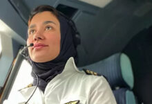 مها البلوشي اول فتاة عمانية تقود طائرة ركاب