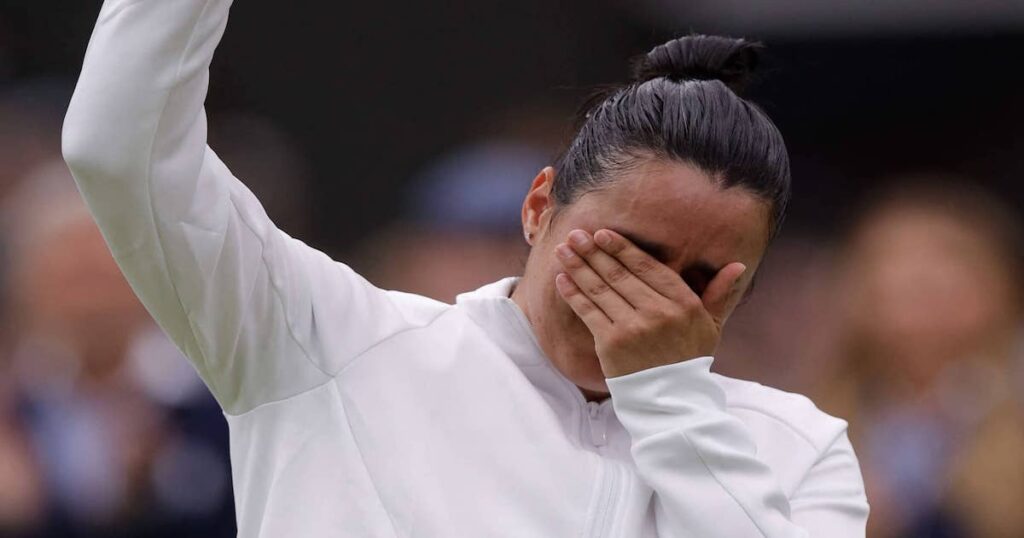 تنس.. صور بكاء انس جابر بعد خسارتها نهائي بطولة ويمبلدون 2023