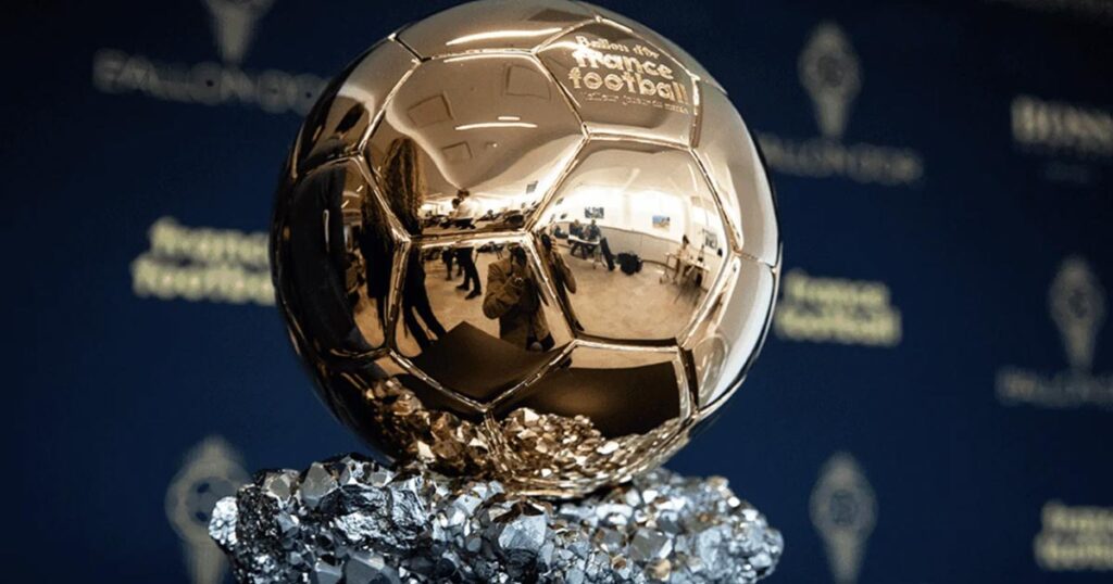 صورة لجائزة فرانس فوتبول الكرة الذهبية بالون دور