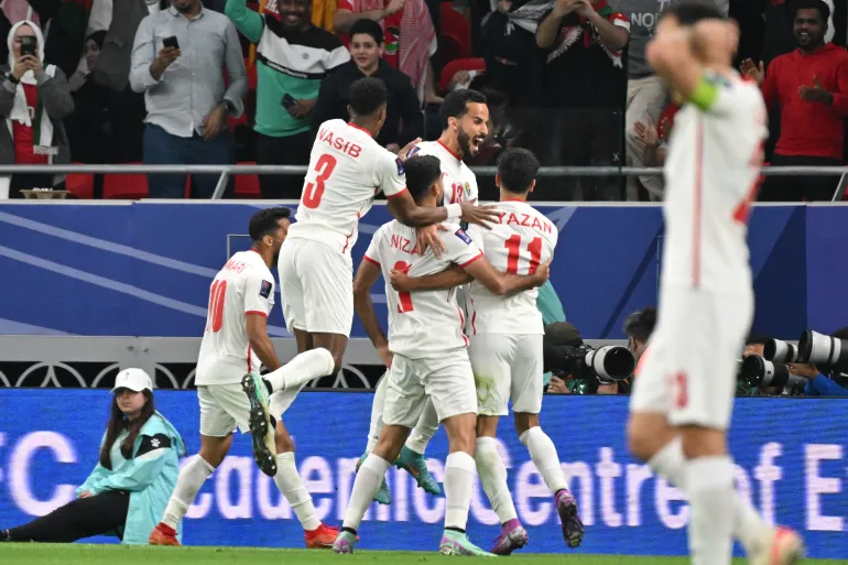 كيفية مشاهدة البث المباشر لمباراة الأردن وقطر في نهائي كأس آسيا