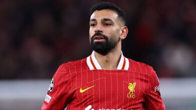 أسطورة ليفربول مايكل أوين يكشف سبب تأخر التجديد مع صلاح