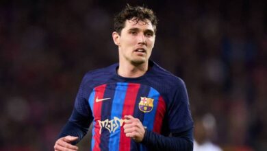 برشلونة يتخلى عن كريستنسن ويُراهن على مارتينيز في الدفاع