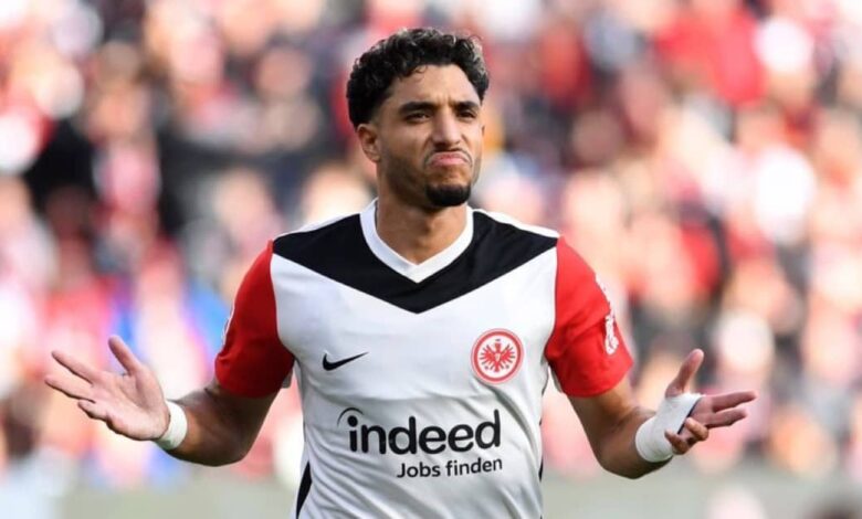 ليفربول يسعى لضم عمر مرموش لتعويض رحيل محمد صلاح المحتمل