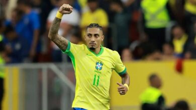 أسطورة برشلونة يتوقع فوز الفريق بالبطولة ويشيد برافينيا