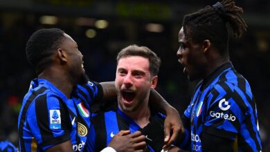 الإنتر يعزز موقعه في سباق الصدارة بثنائية في كومو