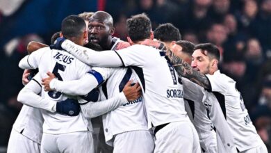 نابولي يحسم مواجهة جنوى بثنائية مبكرة ويحرم فييرا من الفوز الأول في ماراتسي