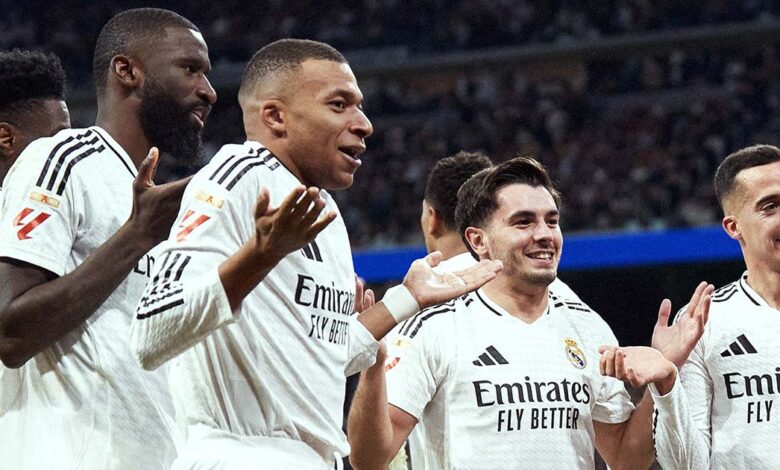 ريال مدريد يقسو على إشبيلية ويزيح برشلونة من المركز الثاني