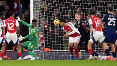 آرسنال يقهر مانشستر يونايتد بسلاح الركنيات ويقلص الفارق مع ليفربول