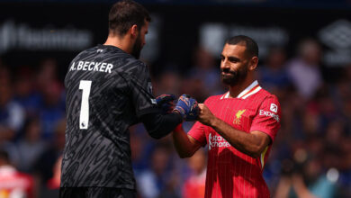 محمد صلاح يحظى بإشادة ودعم أليسون بيكر في أزمة تجديد عقده مع ليفربول