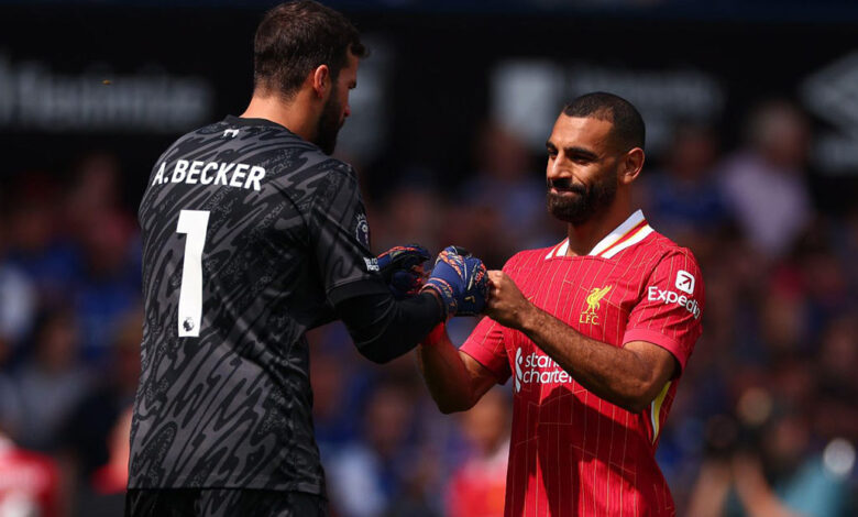محمد صلاح يحظى بإشادة ودعم أليسون بيكر في أزمة تجديد عقده مع ليفربول