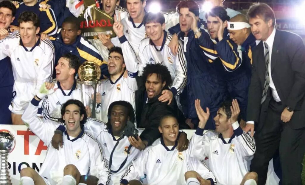 المدرب جوس هيدينك يقود ريال مدريد لكأس إنتركونتيننتال 1998 على حساب فاسكو ديجاما