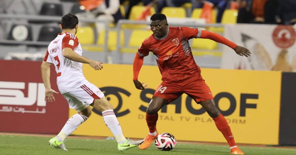 مايكل أولونغا مهاجم منتخب كينيا ونادي الدحيل القطري