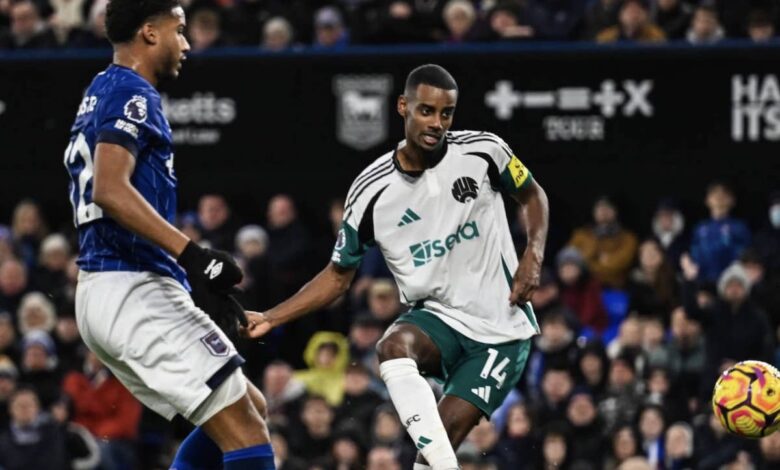 بهاتريك إيزاك.. نيوكاسل يونايتد يُعيد إبسويتش تاون لصراع الهبوط